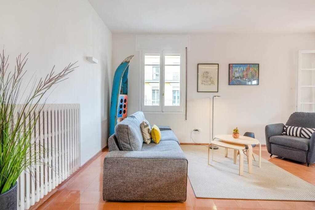 New Top Floor Apt With A Lot Of Light Y Aircon Girona Exterior photo